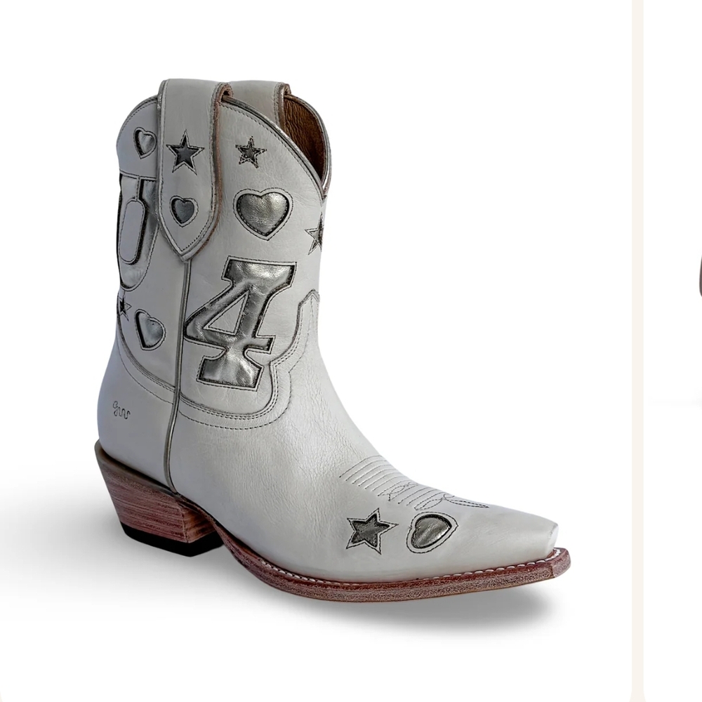 White Cowboy Boots with Silver Accents